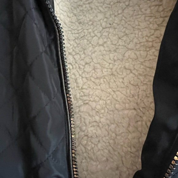 Cavalini Navy Quilted Full with Gold zippers Vest Woman's Size M - Picture 5 of 6